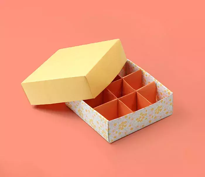 cookie boxeswith divider-Feature